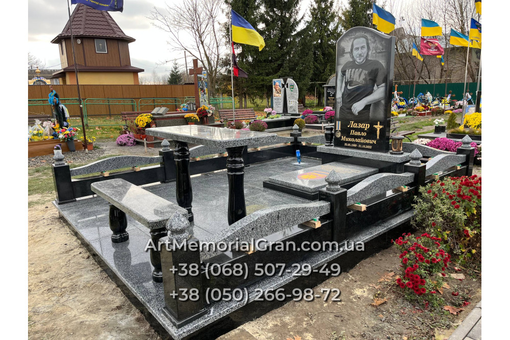Пам'ятник військовому 00887
